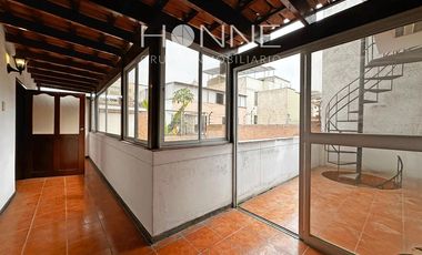 ¡Se vende casa de 3 pisos en Surco por $450,0000!