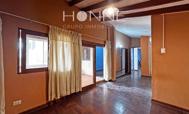 ¡Se vende casa de 3 pisos en Surco por $450,0000!