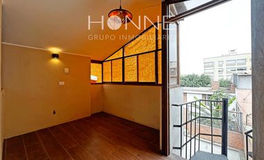 ¡Se vende casa de 3 pisos en Surco por $450,0000!