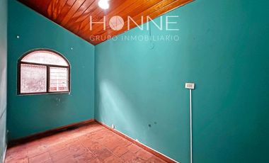 ¡Se vende casa de 3 pisos en Surco por $450,0000!