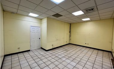 Oficina # 6. 96 m2 Excelente ubicación Blvd Manuel Gómez Morin