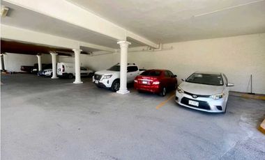 Oficina # 6. 96 m2 Excelente ubicación Blvd Manuel Gómez Morin