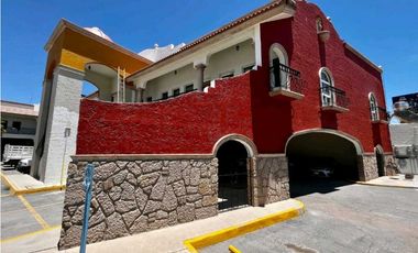 Oficina # 6. 96 m2 Excelente ubicación Blvd Manuel Gómez Morin