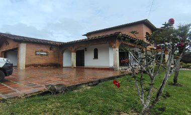 FINCA AMOBLADA EN ARRIENDO UBICADA EN RIONEGRO