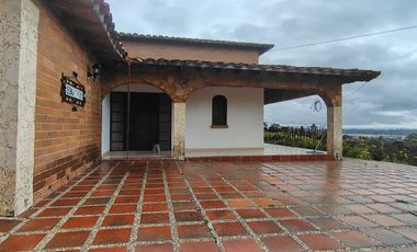 FINCA AMOBLADA EN ARRIENDO UBICADA EN RIONEGRO