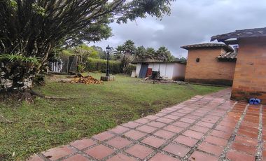 FINCA AMOBLADA EN ARRIENDO UBICADA EN RIONEGRO
