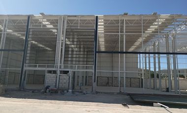 BODEGA 475m2 en parque frente al PIQ