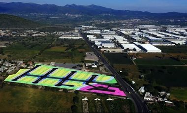 BODEGA 580m2 en parque frente al PIQ