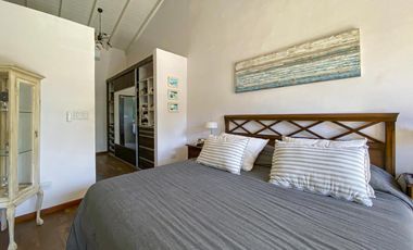 Casa de 4 dormitorios con pileta y quincho