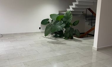 Casa en renta en la del Valle Sur. Uso habitacional