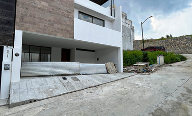 RESIDENCIA NUEVA EN VENTA EN FRACCIONAMIENTO EL DIAMANTE