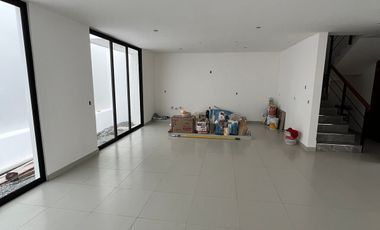 RESIDENCIA NUEVA EN VENTA EN FRACCIONAMIENTO EL DIAMANTE