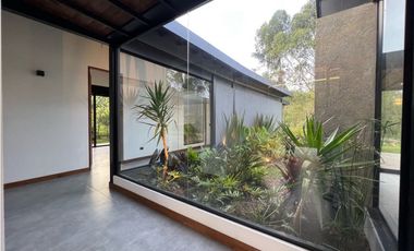 Casa campestre de un nivel para estrenar en venta en el Retiro