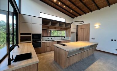 Casa campestre de un nivel para estrenar en venta en el Retiro