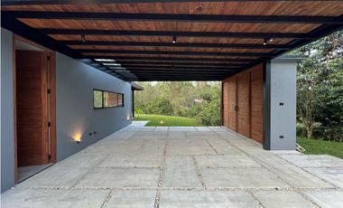 Casa campestre de un nivel para estrenar en venta en el Retiro