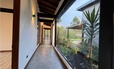 Casa campestre de un nivel para estrenar en venta en el Retiro