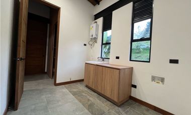 Casa campestre de un nivel para estrenar en venta en el Retiro