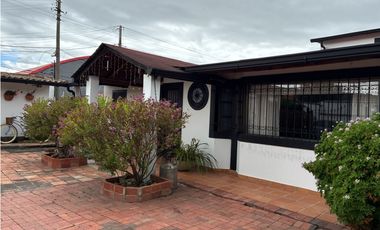 Hermosa Casa CAMPESTRE - Chía