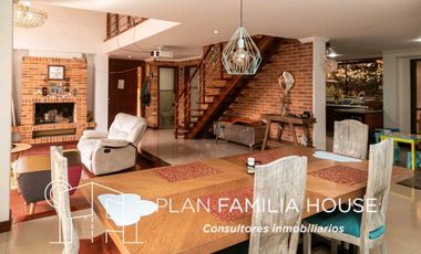 Hermosa casa en Chía,en  lote independiente, en conjunto