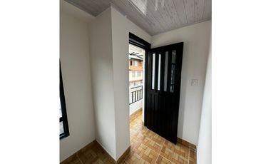 Casa esquinera para la venta en las Mercedes, Cuba,Pereira