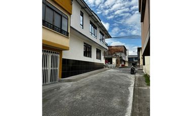 Casa esquinera para la venta en las Mercedes, Cuba,Pereira