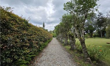 CASA FINCA EN ARRIENDO RIONEGRO ANTIOQUIA, SECTOR LLANOGRANDE