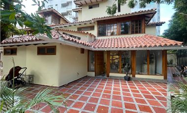 Venta de casa de casa 3 niveles Rodadero-Santa Marta