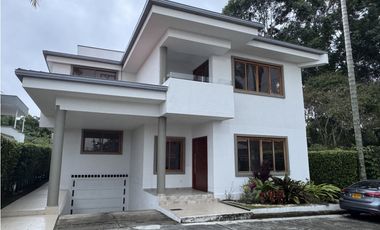 VENTA DE CASA CONJUNTO EXCLUSIVO AL NORTE DE ARMENIA