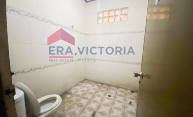 Disewakan Properti Strategis Rumah dan Tanah Luas Pinggir Jalan Besar