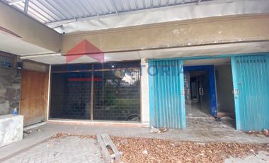 Disewakan Properti Strategis Rumah dan Tanah Luas Pinggir Jalan Besar