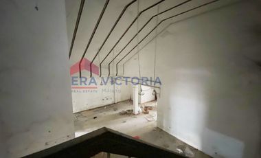 Disewakan Properti Strategis Rumah dan Tanah Luas Pinggir Jalan Besar