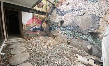 Disewakan Properti Strategis Rumah dan Tanah Luas Pinggir Jalan Besar