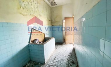 Disewakan Properti Strategis Rumah dan Tanah Luas Pinggir Jalan Besar