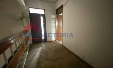 Disewakan Properti Strategis Rumah dan Tanah Luas Pinggir Jalan Besar