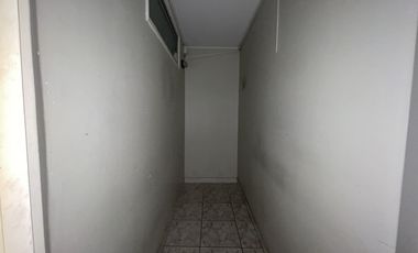 SE ARRIENDA LOCAL EN PISO 1 CALLE MIRAFLORES (CÓD. 539)