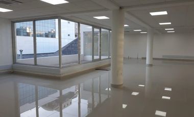 SE ARRIENDA EDIFICIO DE 3 PISOS EN ZONA CENTRO (CÓD. 538)