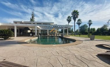 GRAN CASA EN CHICUREO, NEGOCIABLE