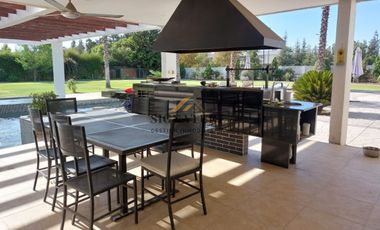 GRAN CASA EN CHICUREO, NEGOCIABLE