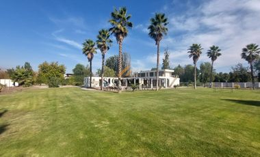 GRAN CASA EN CHICUREO, NEGOCIABLE