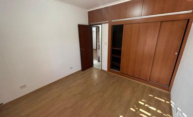 Casa en venta - 5 Dormitorios 5 Baños - Cocheras - 400Mts2 - La Plata