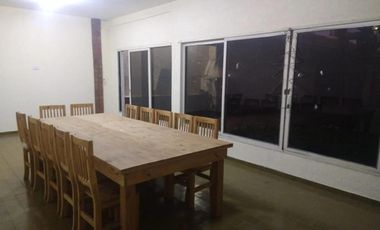 Casa en venta - 4 Dormitorios 6 Baños - 383Mts2 - Morón