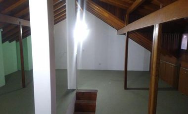 Casa en venta - 4 Dormitorios 6 Baños - 383Mts2 - Morón