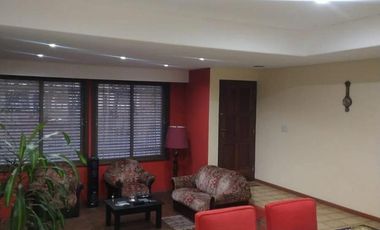 Casa en venta - 4 Dormitorios 6 Baños - 383Mts2 - Morón