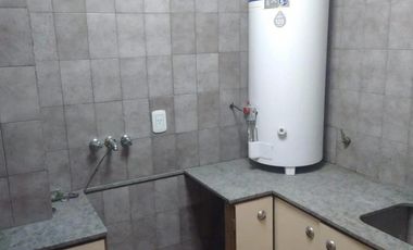 Casa en venta - 4 Dormitorios 6 Baños - 383Mts2 - Morón