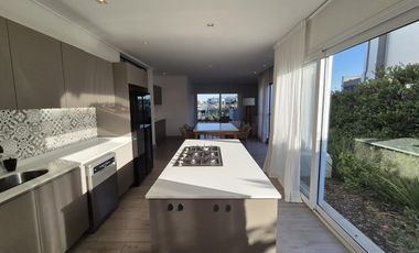 Casa de lujo, 5 hab en suite a la laguna en Barbarita en VENTA y ALQUILER