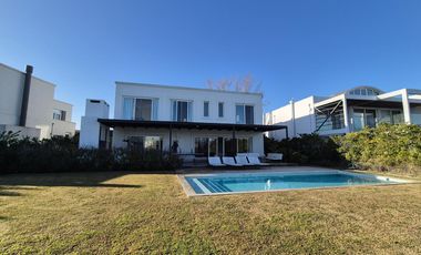 Casa de lujo, 5 hab en suite a la laguna en Barbarita en VENTA y ALQUILER