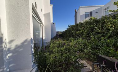 Casa de lujo, 5 hab en suite a la laguna en Barbarita en VENTA y ALQUILER