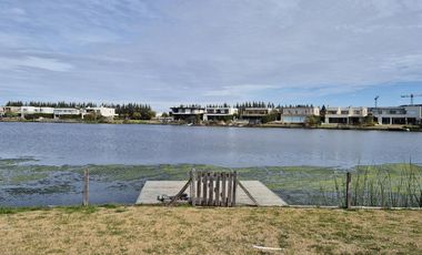 Casa de lujo, 5 hab en suite a la laguna en Barbarita en VENTA y ALQUILER