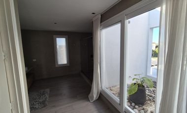 Casa de lujo, 5 hab en suite a la laguna en Barbarita en VENTA y ALQUILER