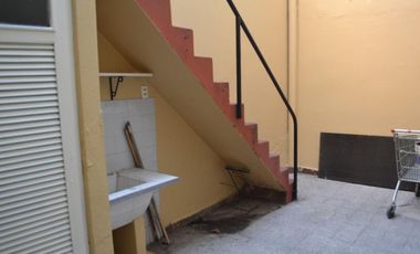 Riobamba 100. Local comercial y PH en venta. Lanús Oeste